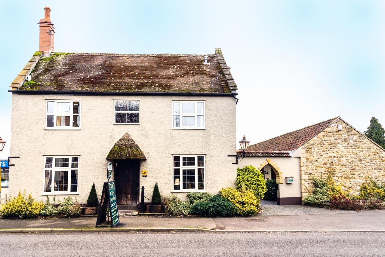 The Half Moon Inn And Country Lodge 约维尔 外观 照片