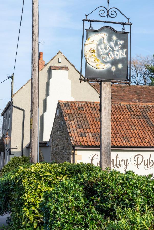 The Half Moon Inn And Country Lodge 约维尔 外观 照片