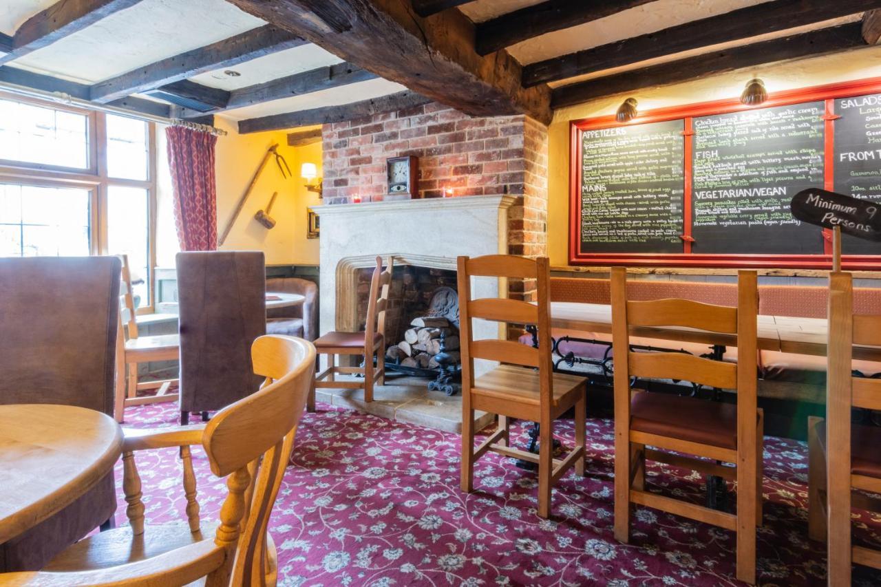 The Half Moon Inn And Country Lodge 约维尔 外观 照片